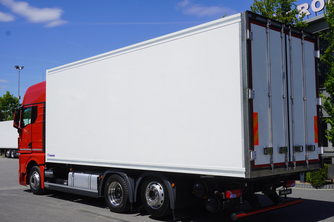MAN GX 26.510 / 2022 / NEW Krone bitemperature refrigerated truck / Carrier Supra 850 MT / 4 units - Camião frigorífico: foto 2 MAN GX 26.510 / 2022 / NEW Krone bitemperature refrigerated truck / Carrier Supra 850 MT / 4 units - Camião frigorífico: foto 2