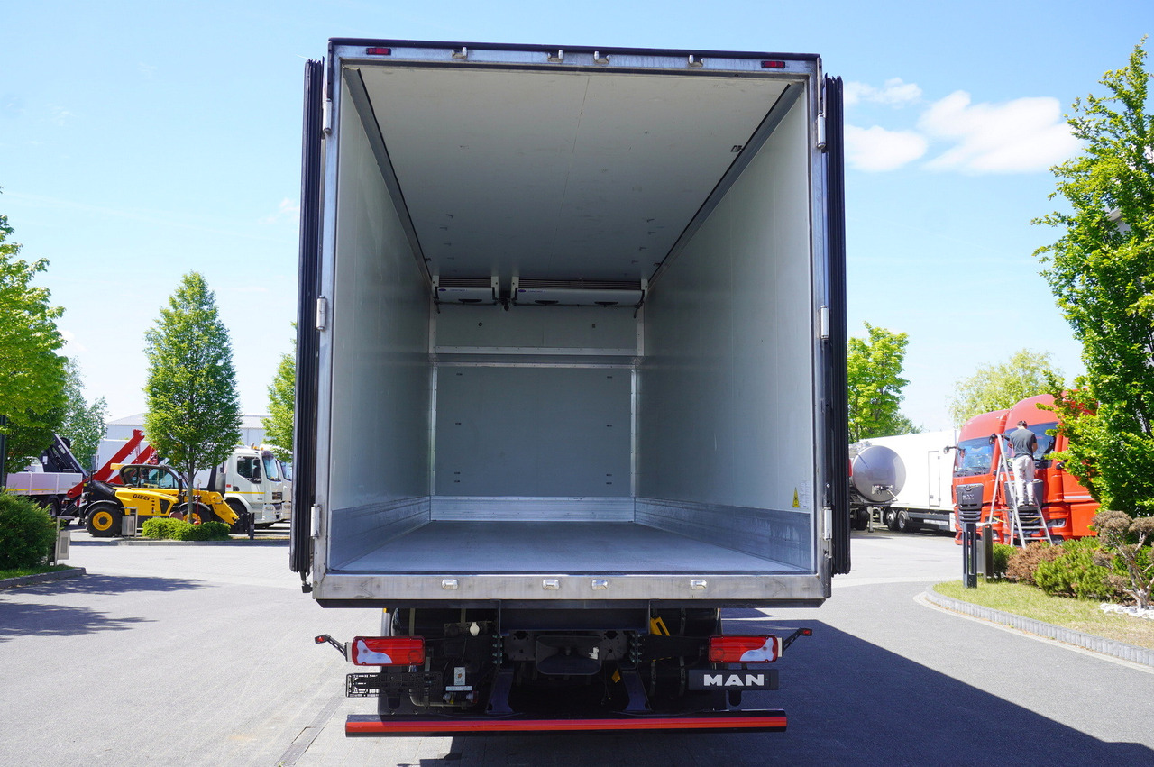 MAN GX 26.510 / 2022 / NEW Krone bitemperature refrigerated truck / Carrier Supra 850 MT / 4 units - Camião frigorífico: foto 4 MAN GX 26.510 / 2022 / NEW Krone bitemperature refrigerated truck / Carrier Supra 850 MT / 4 units - Camião frigorífico: foto 4