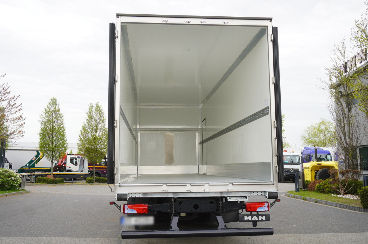MAN New MAN TGX 26.400 / New Isotherm Plandex 23 Pallets / Warranty - Camião isotérmico: foto 4 MAN New MAN TGX 26.400 / New Isotherm Plandex 23 Pallets / Warranty - Camião isotérmico: foto 4