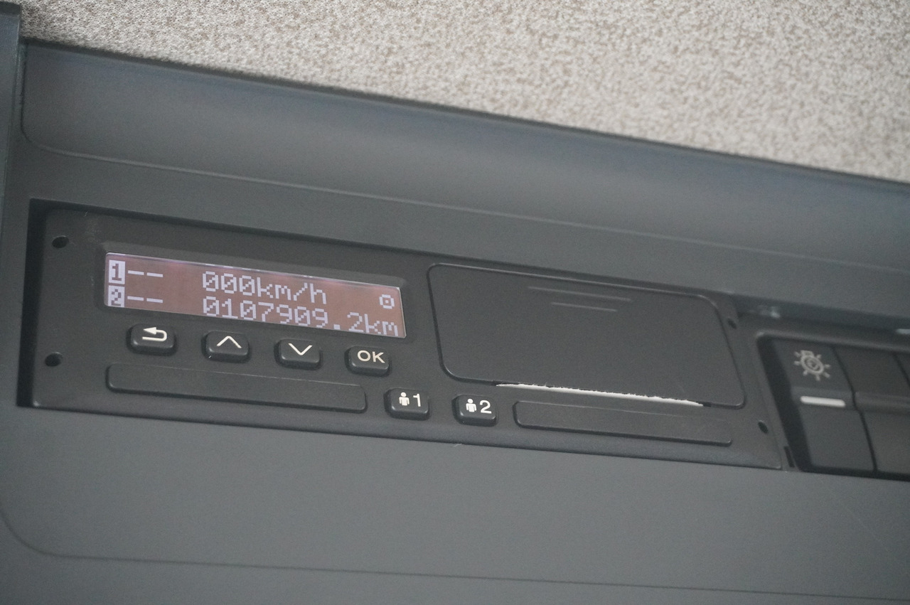MAN TGL 12.190 / CHEREAU Refrigerator 18 PAL multitemperature / Thermoking T-1200R / 100,000 km - Camião frigorífico: foto 2 MAN TGL 12.190 / CHEREAU Refrigerator 18 PAL multitemperature / Thermoking T-1200R / 100,000 km - Camião frigorífico: foto 2