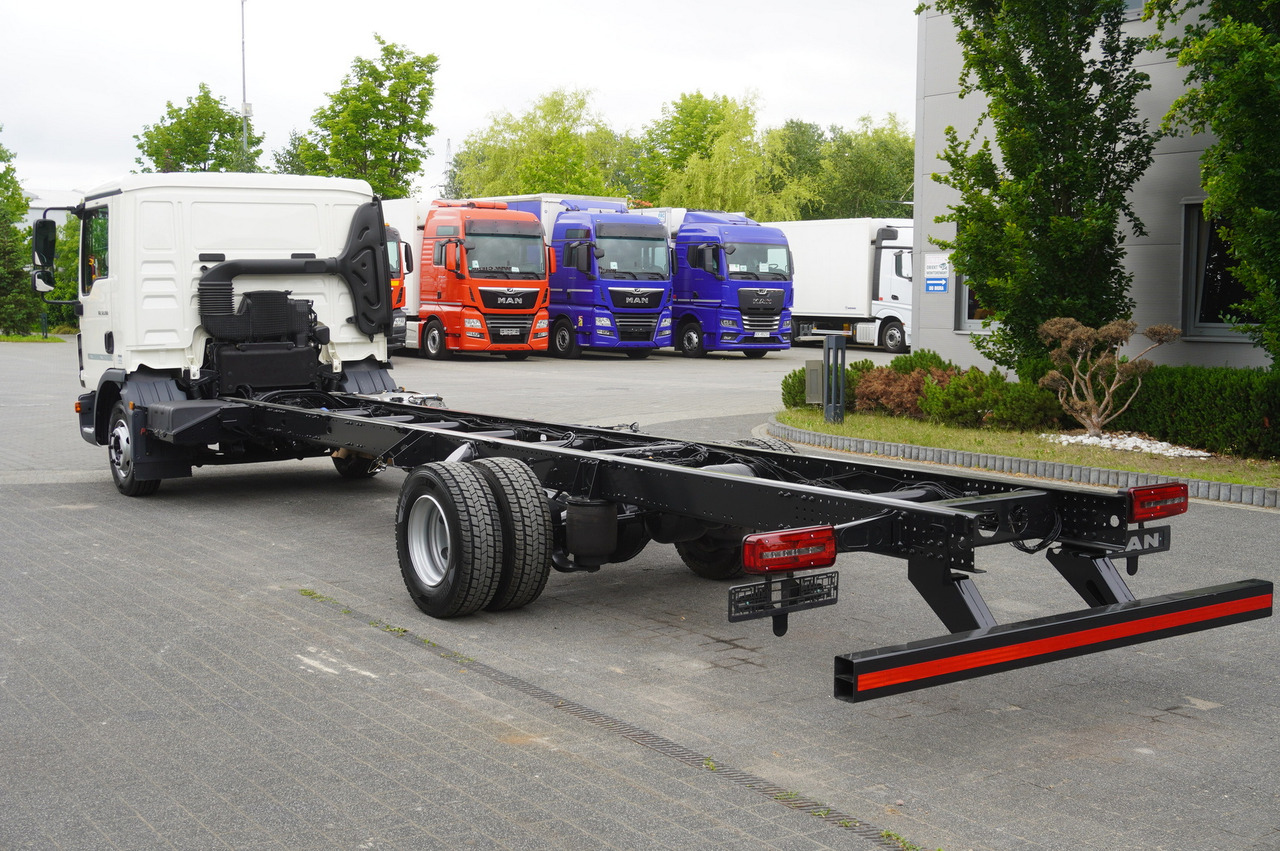 MAN TGL 12.190 / Chassis 8 m / 100 tho. km - Camião chassi: foto 4 MAN TGL 12.190 / Chassis 8 m / 100 tho. km - Camião chassi: foto 4