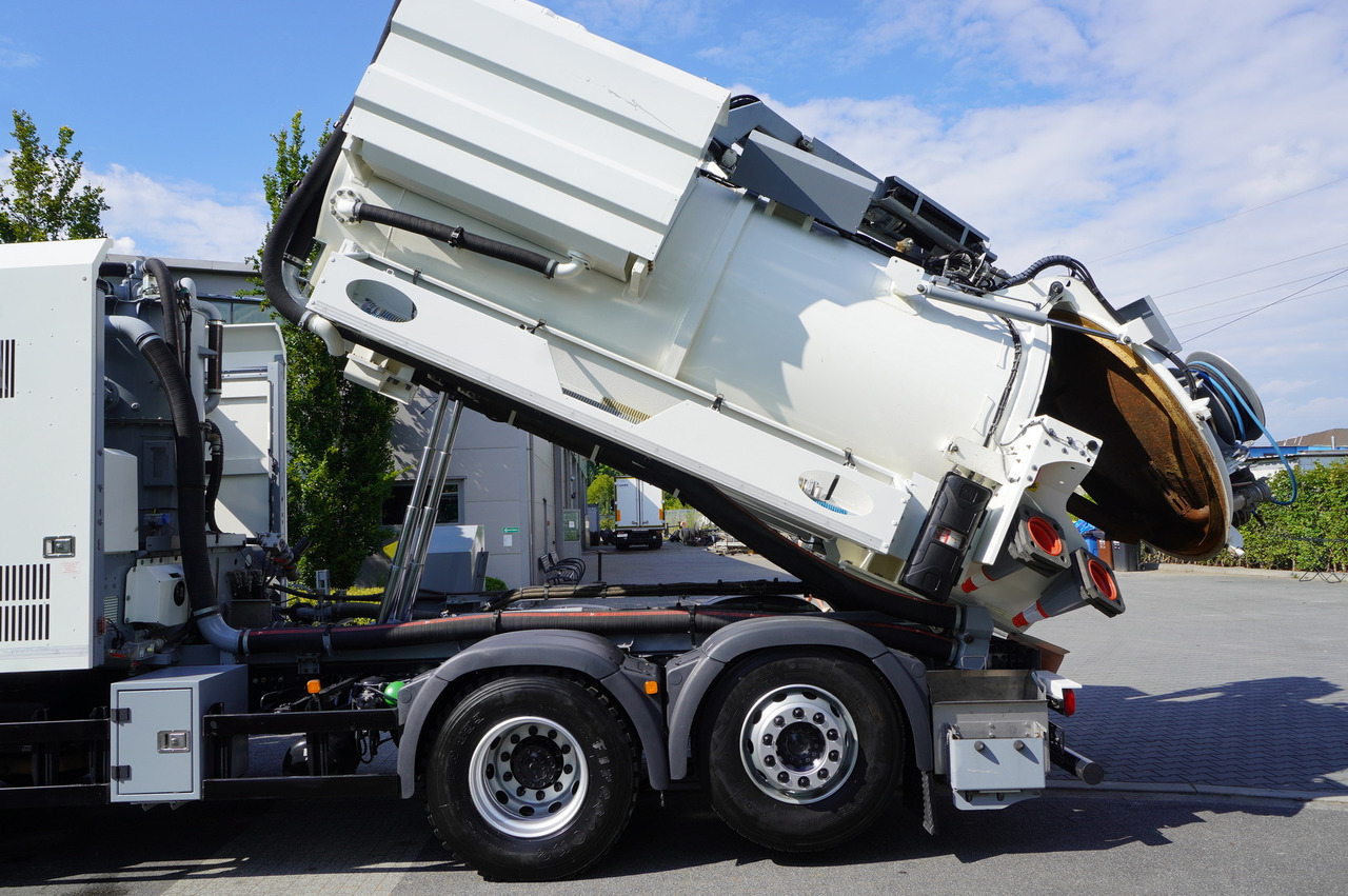 Caminhão limpa fossa MAN TGM 26.340 E6 / RIVARD sewage cleaner 11.8 m3 / 170 tho. km / steered axle: foto 15