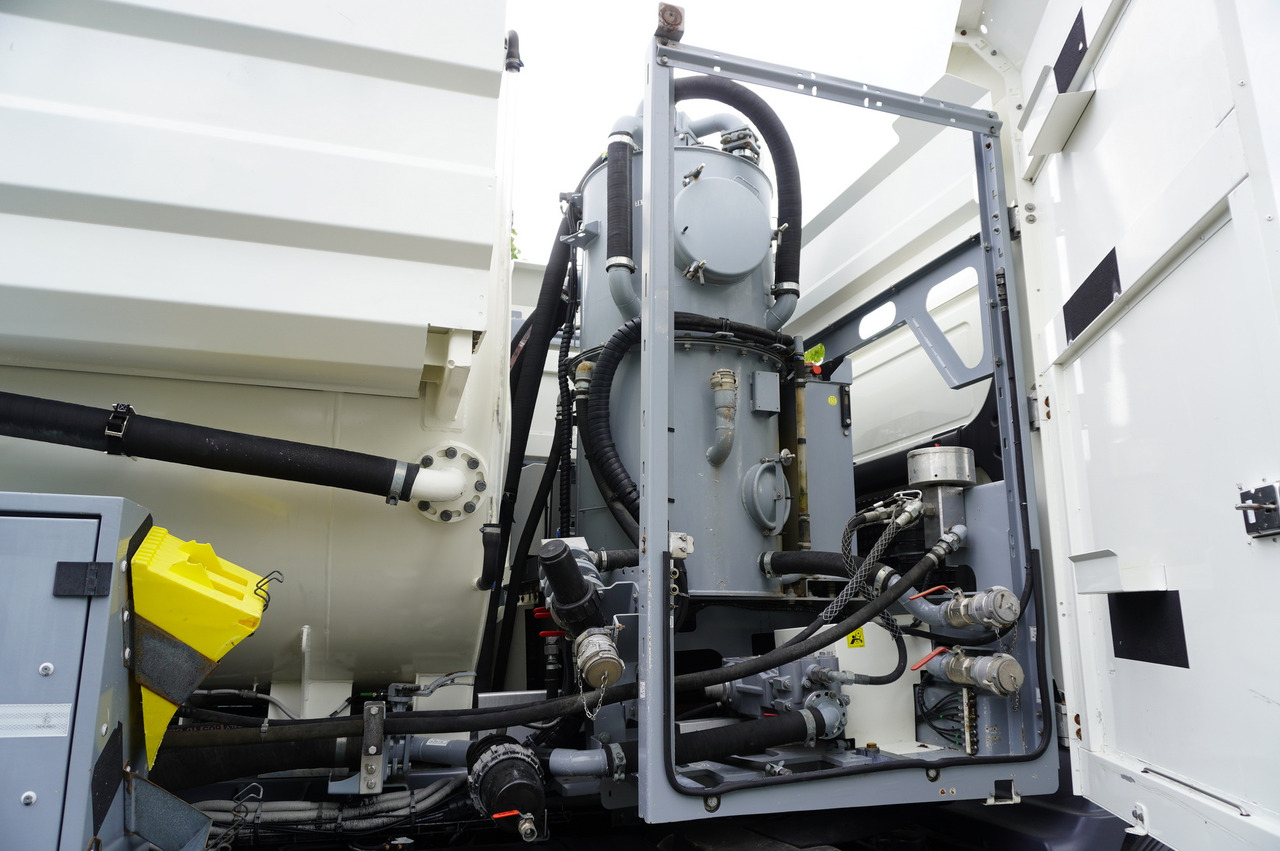 Caminhão limpa fossa MAN TGM 26.340 E6 / RIVARD sewage cleaner 11.8 m3 / 170 tho. km / steered axle: foto 20