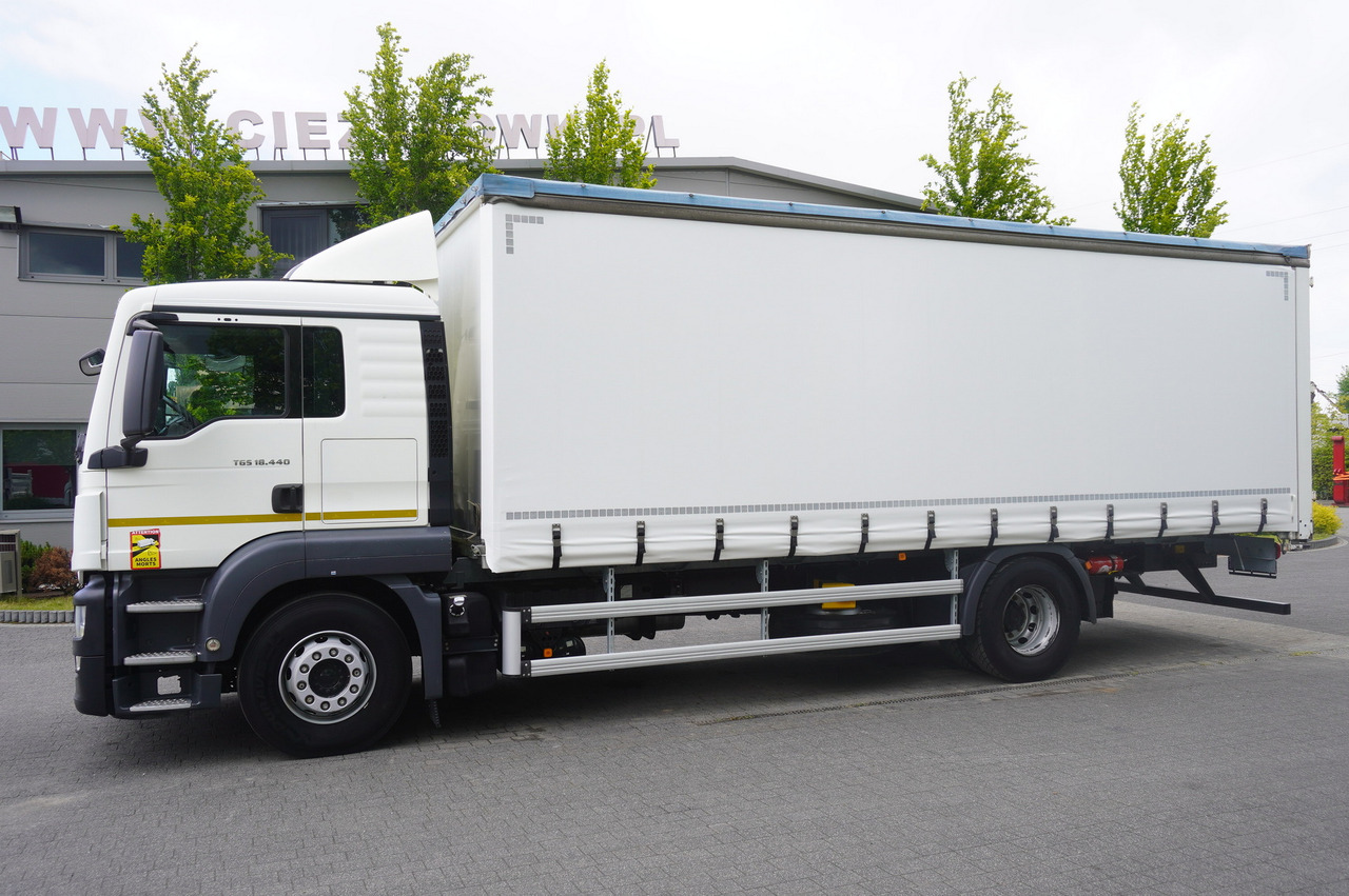 MAN TGS 18.440 / 19 EPAL curtainsider / Sleeper cab - Camião de lona: foto 5 MAN TGS 18.440 / 19 EPAL curtainsider / Sleeper cab - Camião de lona: foto 5
