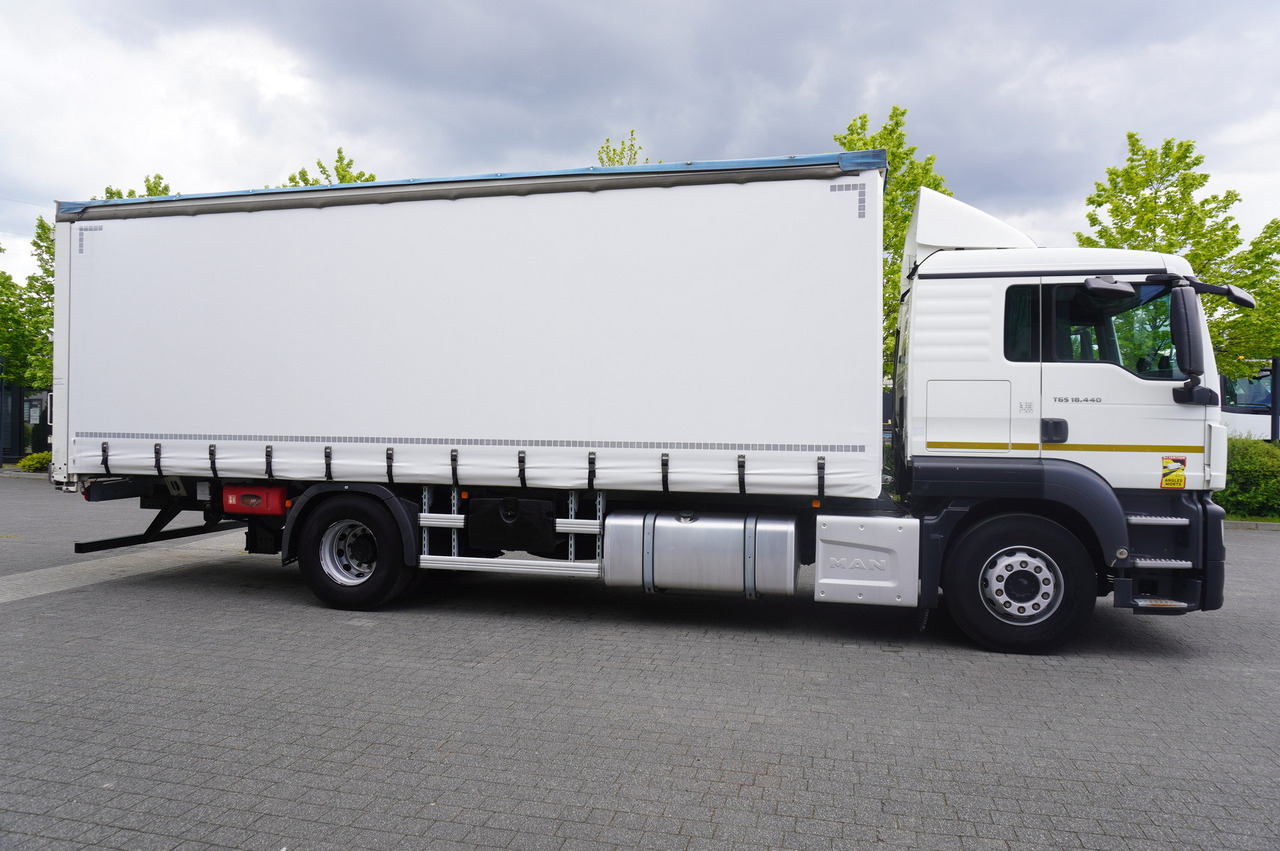 MAN TGS 18.440 / 19 EPAL curtainsider / Sleeper cab - Camião de lona: foto 2 MAN TGS 18.440 / 19 EPAL curtainsider / Sleeper cab - Camião de lona: foto 2