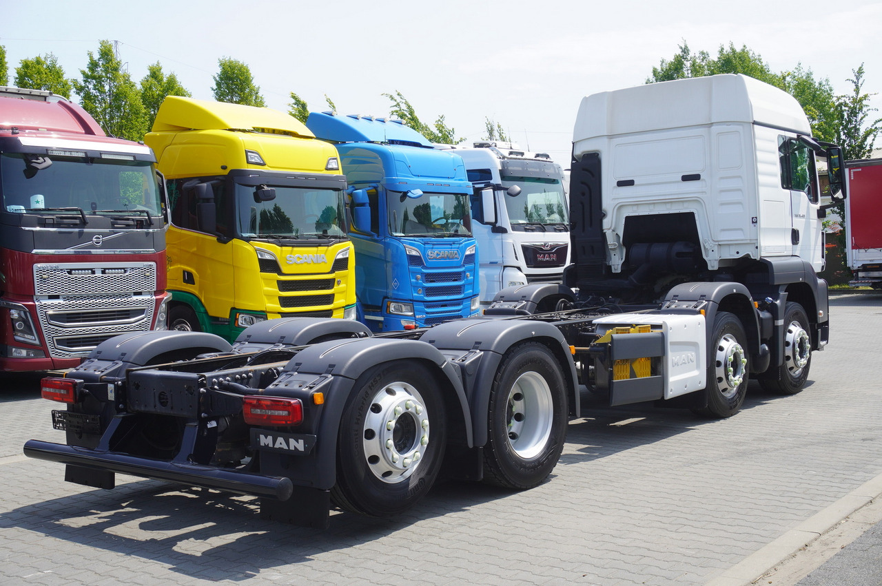 MAN TGS 35.420 8x2 / Chassis 6.4 m / 3 steered axles - Camião grua: foto 5 MAN TGS 35.420 8x2 / Chassis 6.4 m / 3 steered axles - Camião grua: foto 5