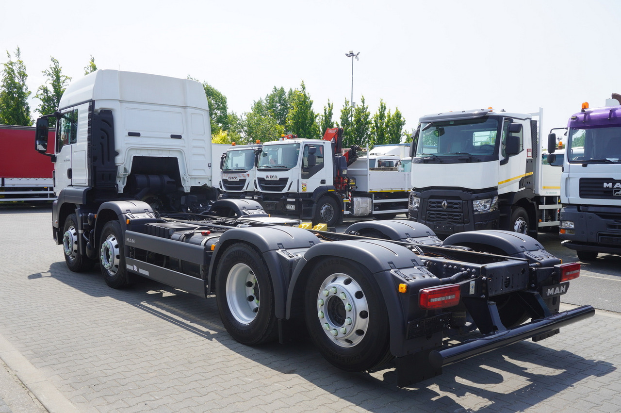 MAN TGS 35.420 8x2 / Chassis 6.4 m / 3 steered axles - Camião grua: foto 4 MAN TGS 35.420 8x2 / Chassis 6.4 m / 3 steered axles - Camião grua: foto 4