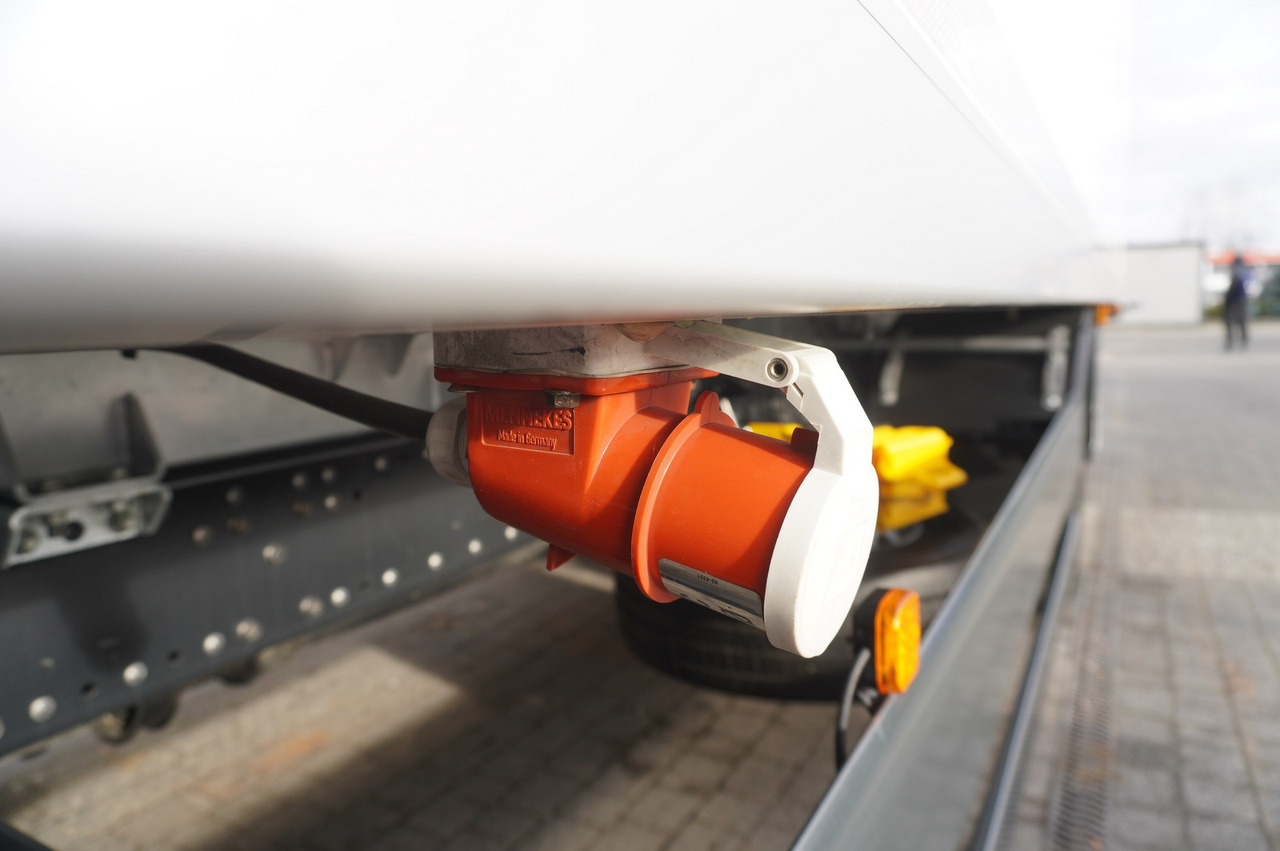 MAN TGX 26.400 / IGLOOCAR / Carrier Supra 1150 MT Silent - Camião isotérmico: foto 5 MAN TGX 26.400 / IGLOOCAR / Carrier Supra 1150 MT Silent - Camião isotérmico: foto 5