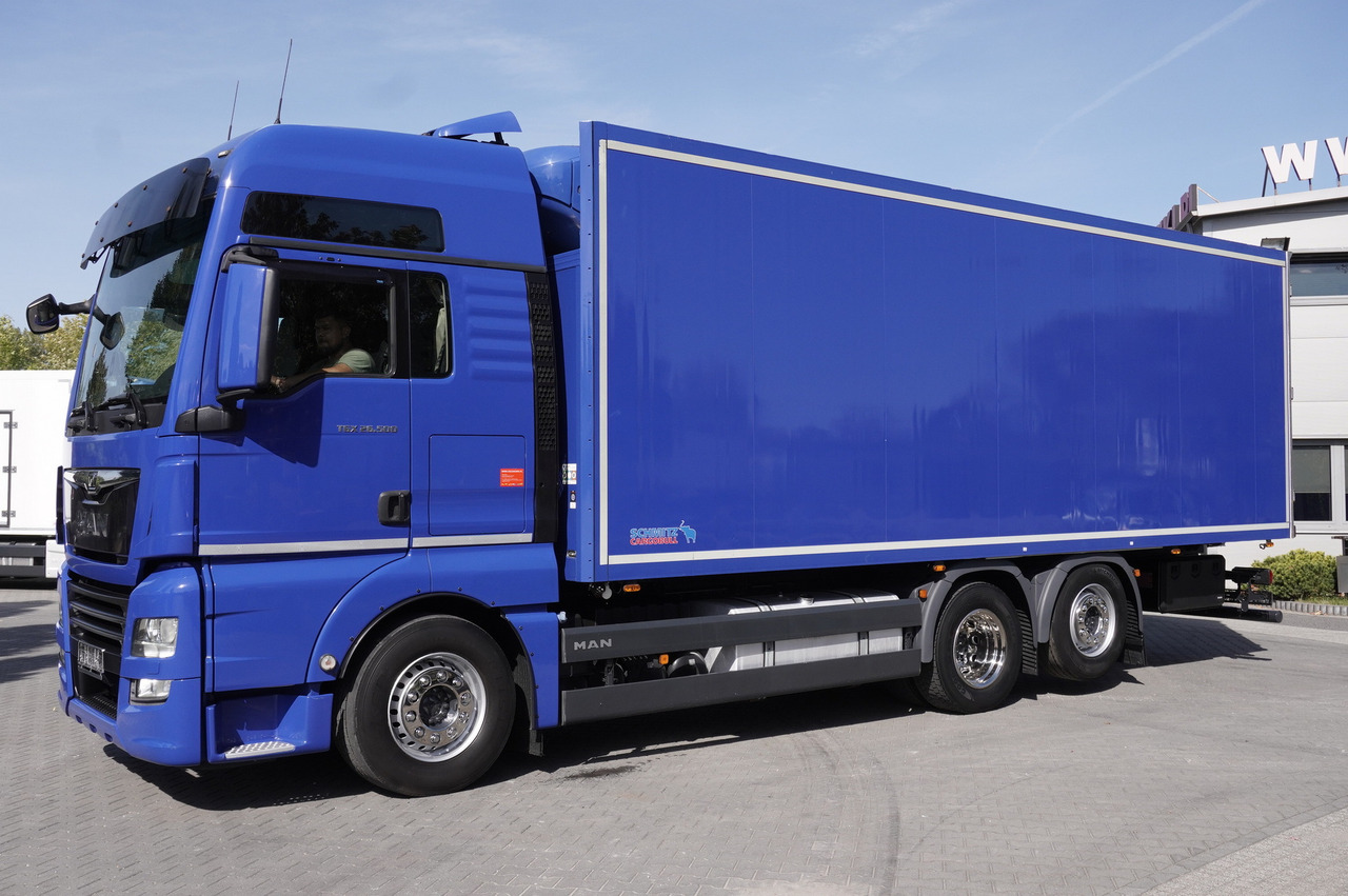 MAN TGX 26.500 E6 XXL / Schmitz 19 pallets / Thermoking / steering axle - Camião frigorífico: foto 2 MAN TGX 26.500 E6 XXL / Schmitz 19 pallets / Thermoking / steering axle - Camião frigorífico: foto 2