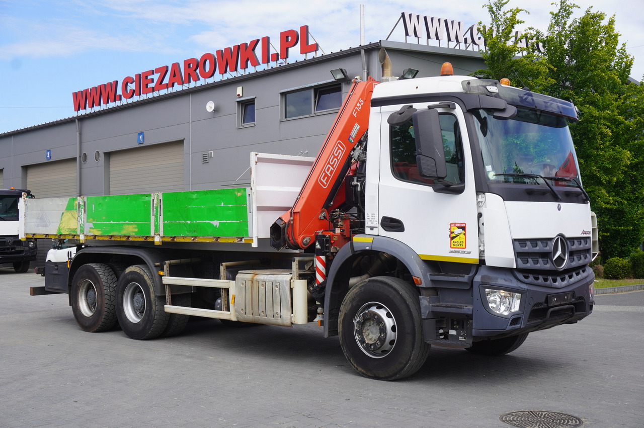 MERCEDES-BENZ AROCS 2633 6x4 / 5.5 T crane FASSI F135 / Tipper 15 EPAL - Camião de caixa aberta/ Plataforma, Camião grua: foto 3 MERCEDES-BENZ AROCS 2633 6x4 / 5.5 T crane FASSI F135 / Tipper 15 EPAL - Camião de caixa aberta/ Plataforma, Camião grua: foto 3