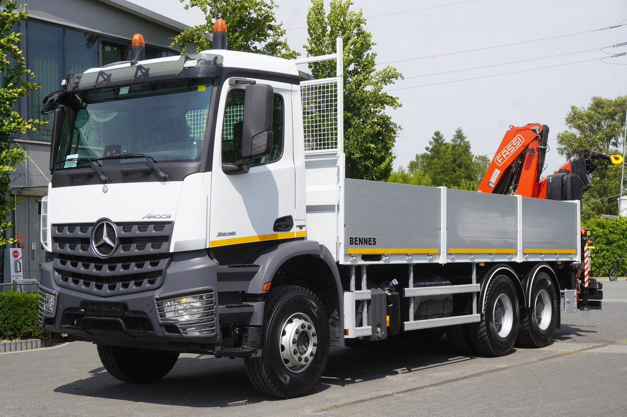 MERCEDES-BENZ AROCS 2636 Flatbed / HDS FASSI F175 7.7 T / 150,000 km - Camião grua: foto 3 MERCEDES-BENZ AROCS 2636 Flatbed / HDS FASSI F175 7.7 T / 150,000 km - Camião grua: foto 3