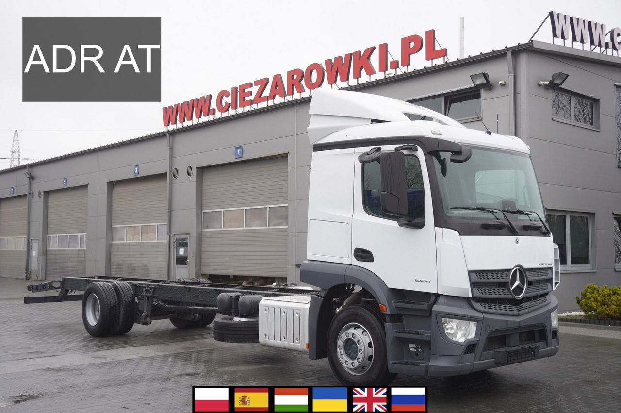 MERCEDES-BENZ Actros 1824 / 9.1 m chassis / ADR AT / sleeping cabin - Camião chassi: foto 1 MERCEDES-BENZ Actros 1824 / 9.1 m chassis / ADR AT / sleeping cabin - Camião chassi: foto 1