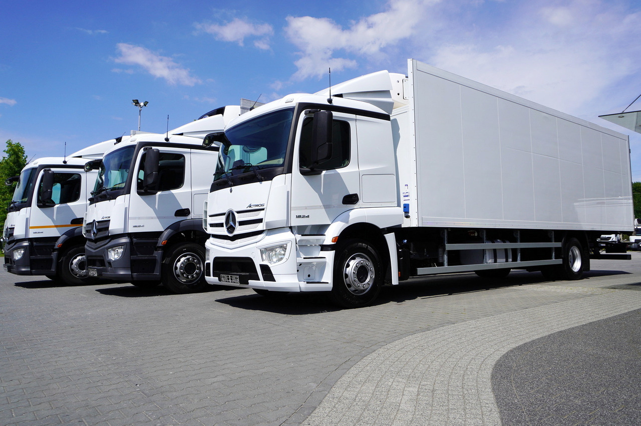 MERCEDES-BENZ Actros 1824 / Refrigerator 22 EPAL / Carrier Supra 1250 / Sleeping cabin / 3 units - Camião frigorífico: foto 5 MERCEDES-BENZ Actros 1824 / Refrigerator 22 EPAL / Carrier Supra 1250 / Sleeping cabin / 3 units - Camião frigorífico: foto 5