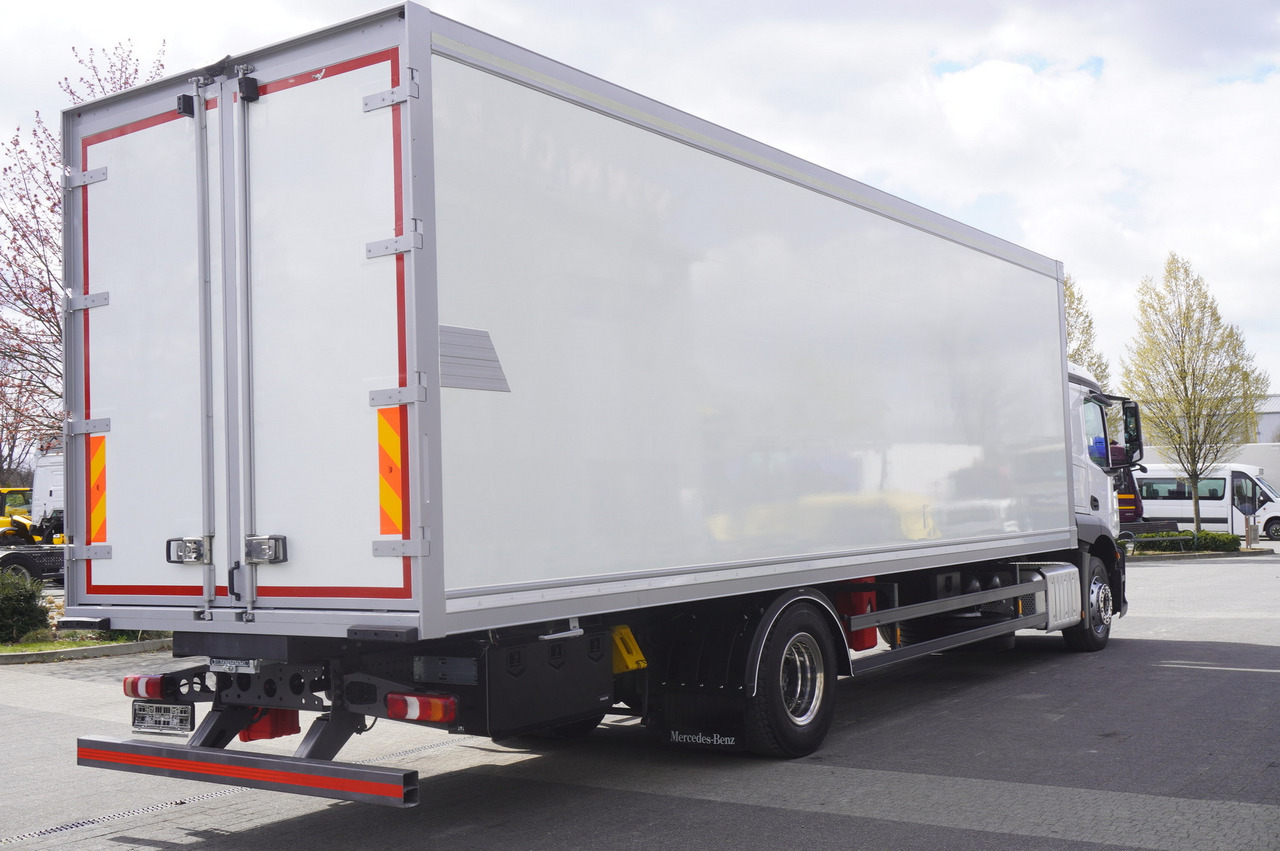 MERCEDES-BENZ Actros 1824 / Refrigerator / Carrier Supra 1250 / Sleeping cabin - Camião frigorífico: foto 3 MERCEDES-BENZ Actros 1824 / Refrigerator / Carrier Supra 1250 / Sleeping cabin - Camião frigorífico: foto 3