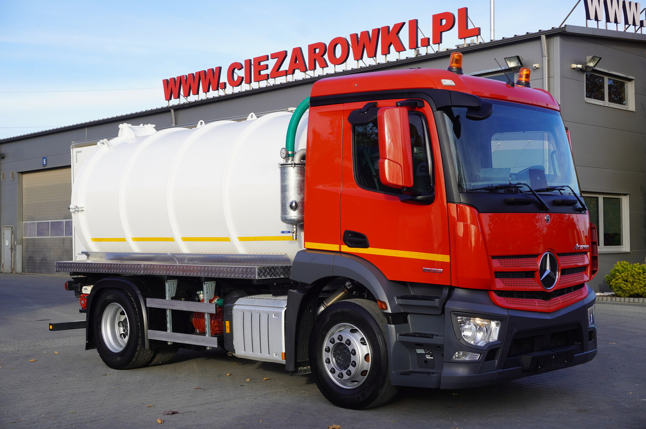 MERCEDES-BENZ Actros 1833 / 260 tho. km / NEW septic tank 11000 l - Caminhão tanque: foto 1 MERCEDES-BENZ Actros 1833 / 260 tho. km / NEW septic tank 11000 l - Caminhão tanque: foto 1