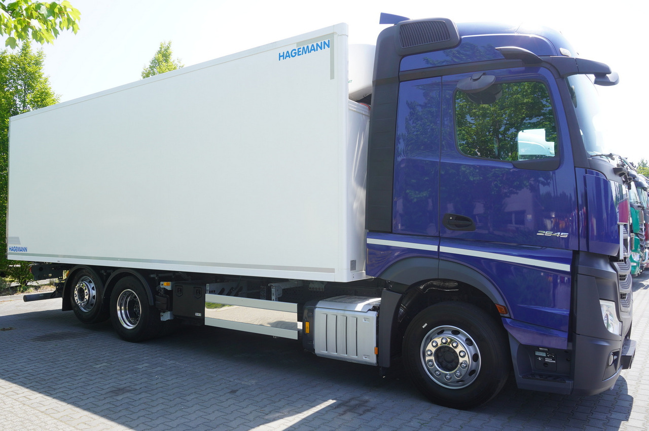 MERCEDES-BENZ Actros 2545 / 2021 / Hagemann refrigerator Multitemperature - Camião frigorífico: foto 4 MERCEDES-BENZ Actros 2545 / 2021 / Hagemann refrigerator Multitemperature - Camião frigorífico: foto 4