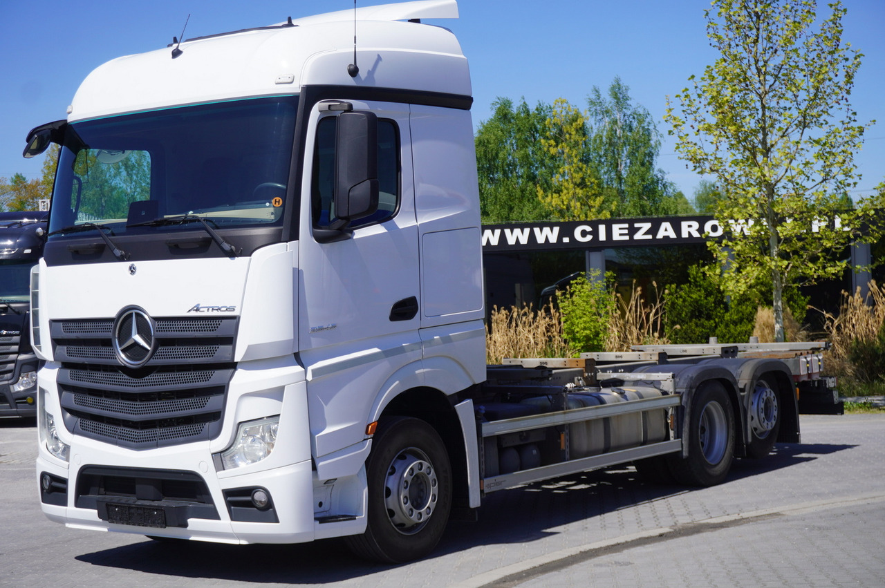 MERCEDES-BENZ Actros 2545 6×2 MP5 / FULL ADR / 12 units - Camião transportador de contêineres/ Caixa móvel: foto 1 MERCEDES-BENZ Actros 2545 6×2 MP5 / FULL ADR / 12 units - Camião transportador de contêineres/ Caixa móvel: foto 1