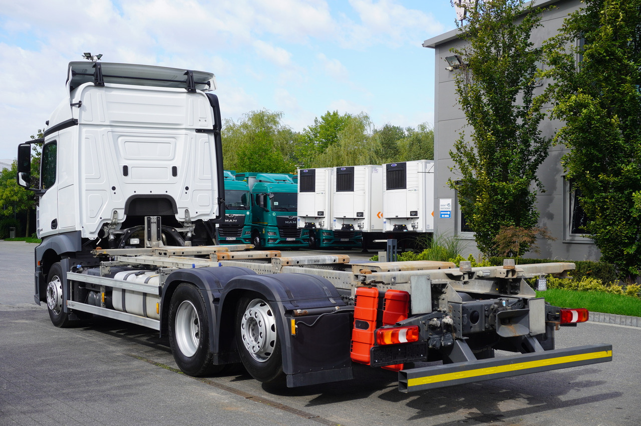 MERCEDES-BENZ Actros 2545 6×2 MP5 / Full ADR / 2 units - Camião transportador de contêineres/ Caixa móvel: foto 4 MERCEDES-BENZ Actros 2545 6×2 MP5 / Full ADR / 2 units - Camião transportador de contêineres/ Caixa móvel: foto 4
