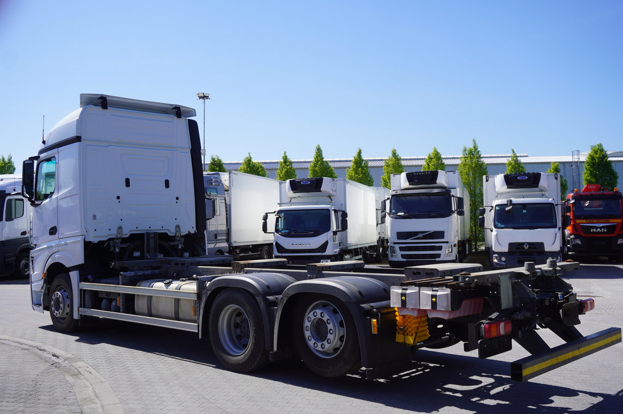 MERCEDES-BENZ Actros 2545 6×2 MP5 / Full ADR / BDF - Camião transportador de contêineres/ Caixa móvel: foto 3 MERCEDES-BENZ Actros 2545 6×2 MP5 / Full ADR / BDF - Camião transportador de contêineres/ Caixa móvel: foto 3