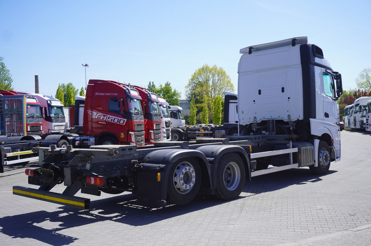 MERCEDES-BENZ Actros 2545 6×2 MP5 / Full ADR / BDF - Camião transportador de contêineres/ Caixa móvel: foto 5 MERCEDES-BENZ Actros 2545 6×2 MP5 / Full ADR / BDF - Camião transportador de contêineres/ Caixa móvel: foto 5