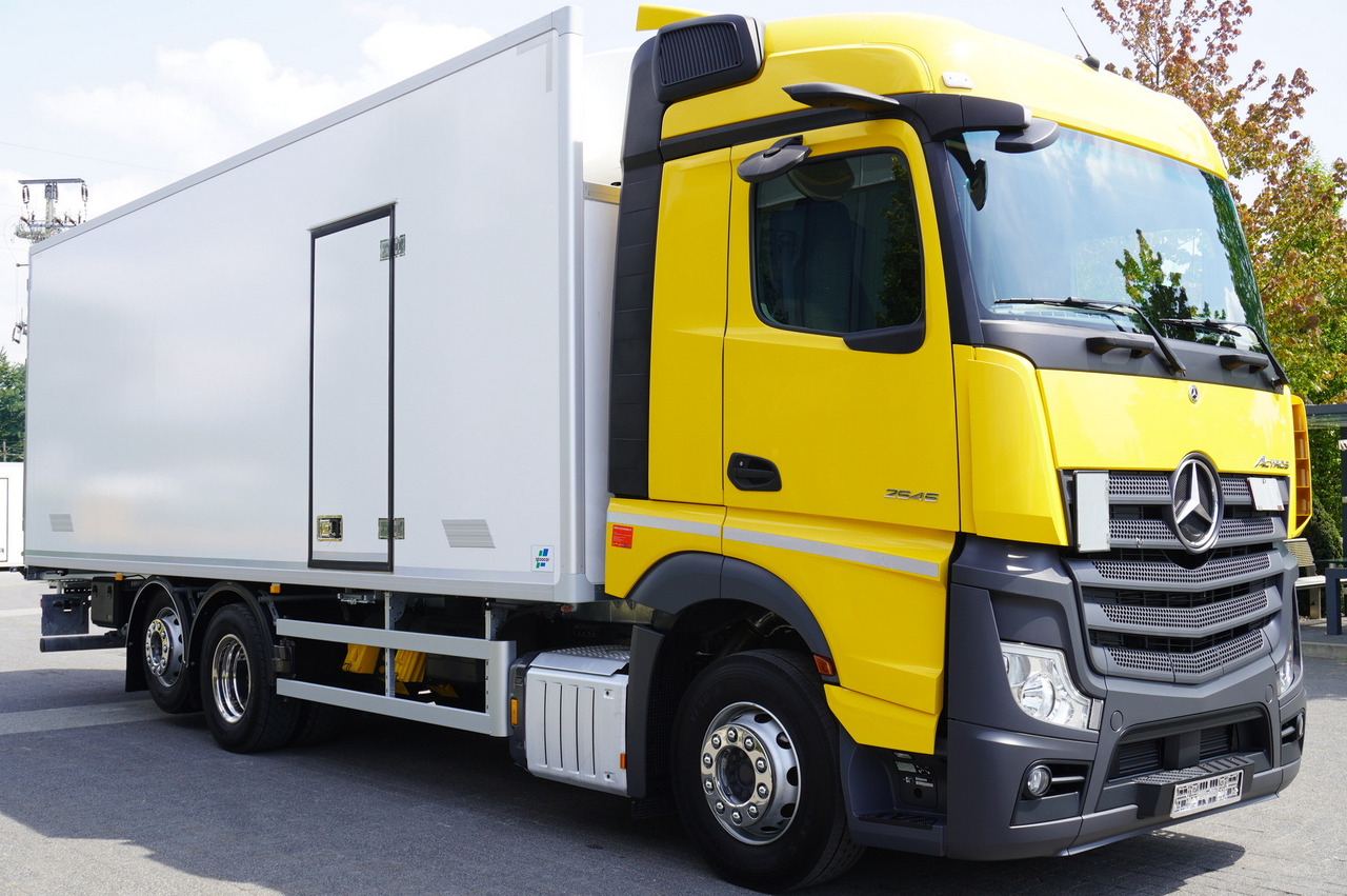 MERCEDES-BENZ Actros 2545 MP5 6×2 E6 / NEW Igloocar refrigerator / 19 pallets - Camião frigorífico: foto 5 MERCEDES-BENZ Actros 2545 MP5 6×2 E6 / NEW Igloocar refrigerator / 19 pallets - Camião frigorífico: foto 5