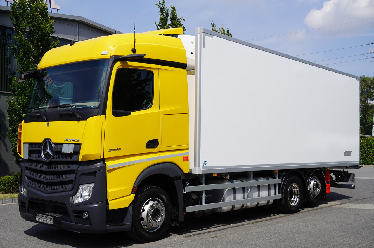 MERCEDES-BENZ Actros 2545 MP5 6×2 E6 / NEW Igloocar refrigerator / 19 pallets - Camião frigorífico: foto 1 MERCEDES-BENZ Actros 2545 MP5 6×2 E6 / NEW Igloocar refrigerator / 19 pallets - Camião frigorífico: foto 1