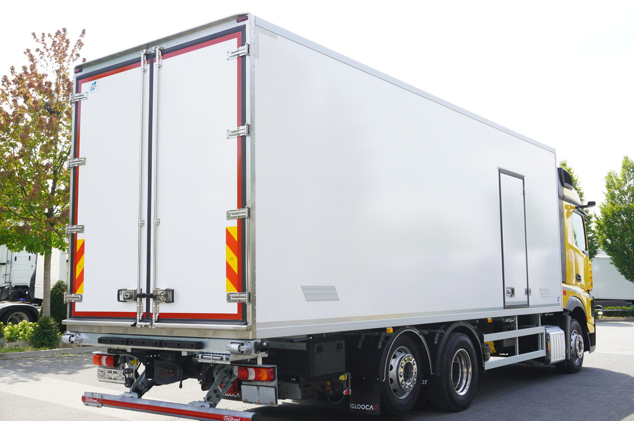 MERCEDES-BENZ Actros 2545 MP5 6×2 E6 / NEW Igloocar refrigerator / 19 pallets - Camião frigorífico: foto 4 MERCEDES-BENZ Actros 2545 MP5 6×2 E6 / NEW Igloocar refrigerator / 19 pallets - Camião frigorífico: foto 4