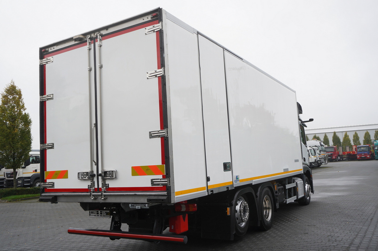 MERCEDES-BENZ Actros 2545 MP5 / Lecapitaine 18 EPAL refrigerator / Bitemperature / Carrier Supra 850 MT / ADR AT - Camião frigorífico: foto 5 MERCEDES-BENZ Actros 2545 MP5 / Lecapitaine 18 EPAL refrigerator / Bitemperature / Carrier Supra 850 MT / ADR AT - Camião frigorífico: foto 5