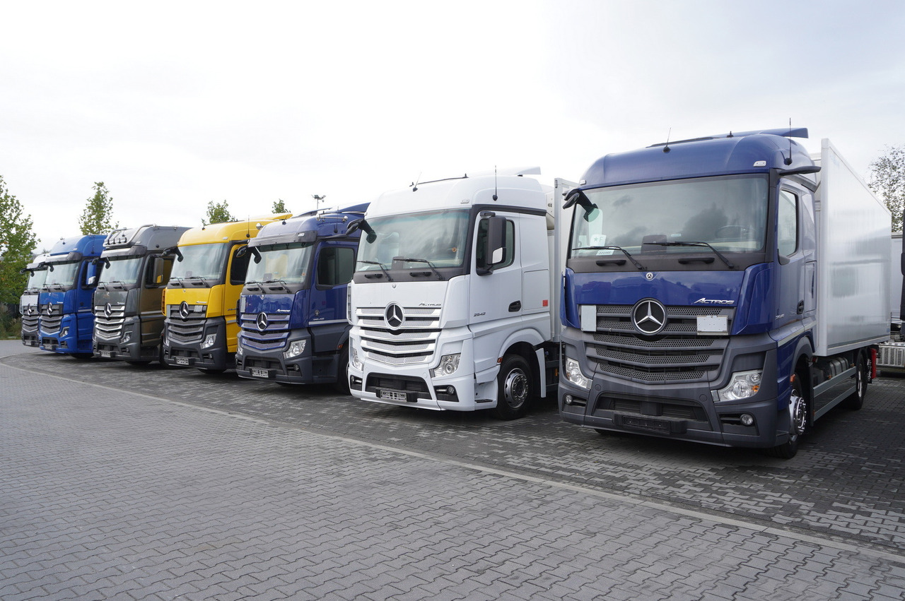 MERCEDES-BENZ Actros 2545 / Multitemperature Refrigerator / several units - Camião frigorífico: foto 2 MERCEDES-BENZ Actros 2545 / Multitemperature Refrigerator / several units - Camião frigorífico: foto 2