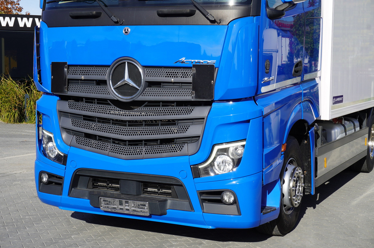 Camião frigorífico MERCEDES-BENZ Actros 2548 E6 / GIGA / Cab Lounge chair / Lamberet Refrigerator / Carrier Supra 950: foto 9