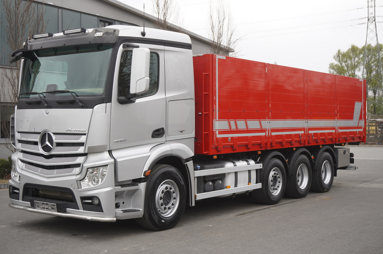 MERCEDES-BENZ Actros 3563 8x4 / Tipper for grain 20 t load capacity - Camião de caixa aberta/ Plataforma: foto 2 MERCEDES-BENZ Actros 3563 8x4 / Tipper for grain 20 t load capacity - Camião de caixa aberta/ Plataforma: foto 2