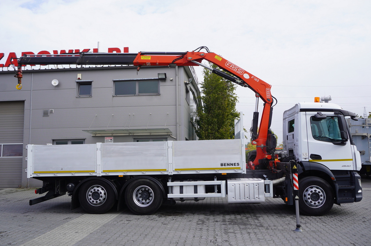 MERCEDES-BENZ Antos 2540 / Flatbed 15 EPAL / Fassi F165 / 6.1 t / 8 m reach / remote control / rotator / 1600 MTH / steered axle - Camião de caixa aberta/ Plataforma, Camião grua: foto 2 MERCEDES-BENZ Antos 2540 / Flatbed 15 EPAL / Fassi F165 / 6.1 t / 8 m reach / remote control / rotator / 1600 MTH / steered axle - Camião de caixa aberta/ Plataforma, Camião grua: foto 2