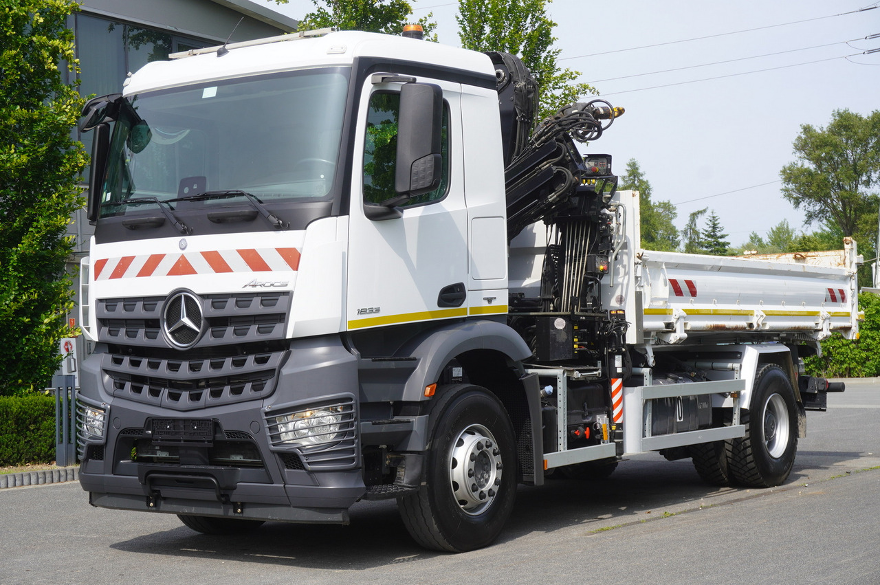 MERCEDES-BENZ Arocs 1833 / 87,000 km!!! / Hds HIAB X-DUO 128 B-2 / three-sided tipper - Camião grua, Camião grua: foto 3 MERCEDES-BENZ Arocs 1833 / 87,000 km!!! / Hds HIAB X-DUO 128 B-2 / three-sided tipper - Camião grua, Camião grua: foto 3