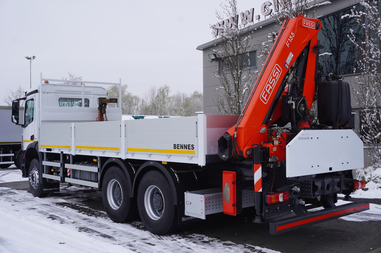 MERCEDES-BENZ Arocs 2633 flatbed truck / Crane FASSI F155A.0.23 / REMOTE CONTROL / 230,000 km - Camião grua: foto 3 MERCEDES-BENZ Arocs 2633 flatbed truck / Crane FASSI F155A.0.23 / REMOTE CONTROL / 230,000 km - Camião grua: foto 3