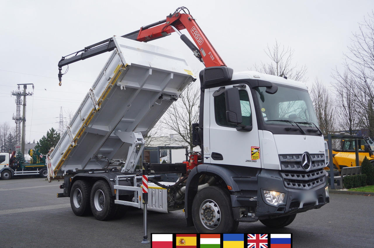 MERCEDES-BENZ Arocs 2636 6x4 / 2-way tipper / Fassi F135A.0.23 / remote control / Rotator - Camião grua: foto 1 MERCEDES-BENZ Arocs 2636 6x4 / 2-way tipper / Fassi F135A.0.23 / remote control / Rotator - Camião grua: foto 1