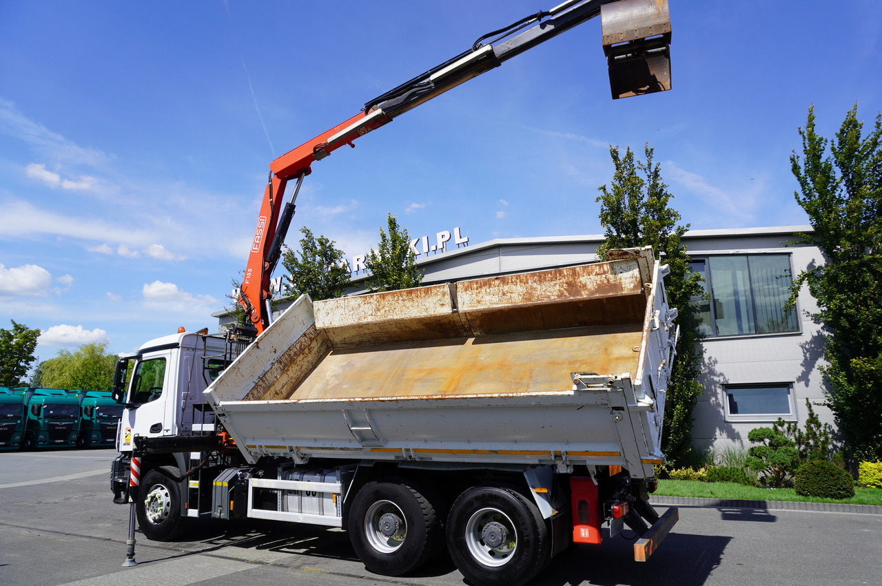 MERCEDES-BENZ Arocs 2636 / 6x4 / HDS Fassi / 3-Way Tipper / Bortmatic - Camião basculante, Camião grua: foto 3 MERCEDES-BENZ Arocs 2636 / 6x4 / HDS Fassi / 3-Way Tipper / Bortmatic - Camião basculante, Camião grua: foto 3