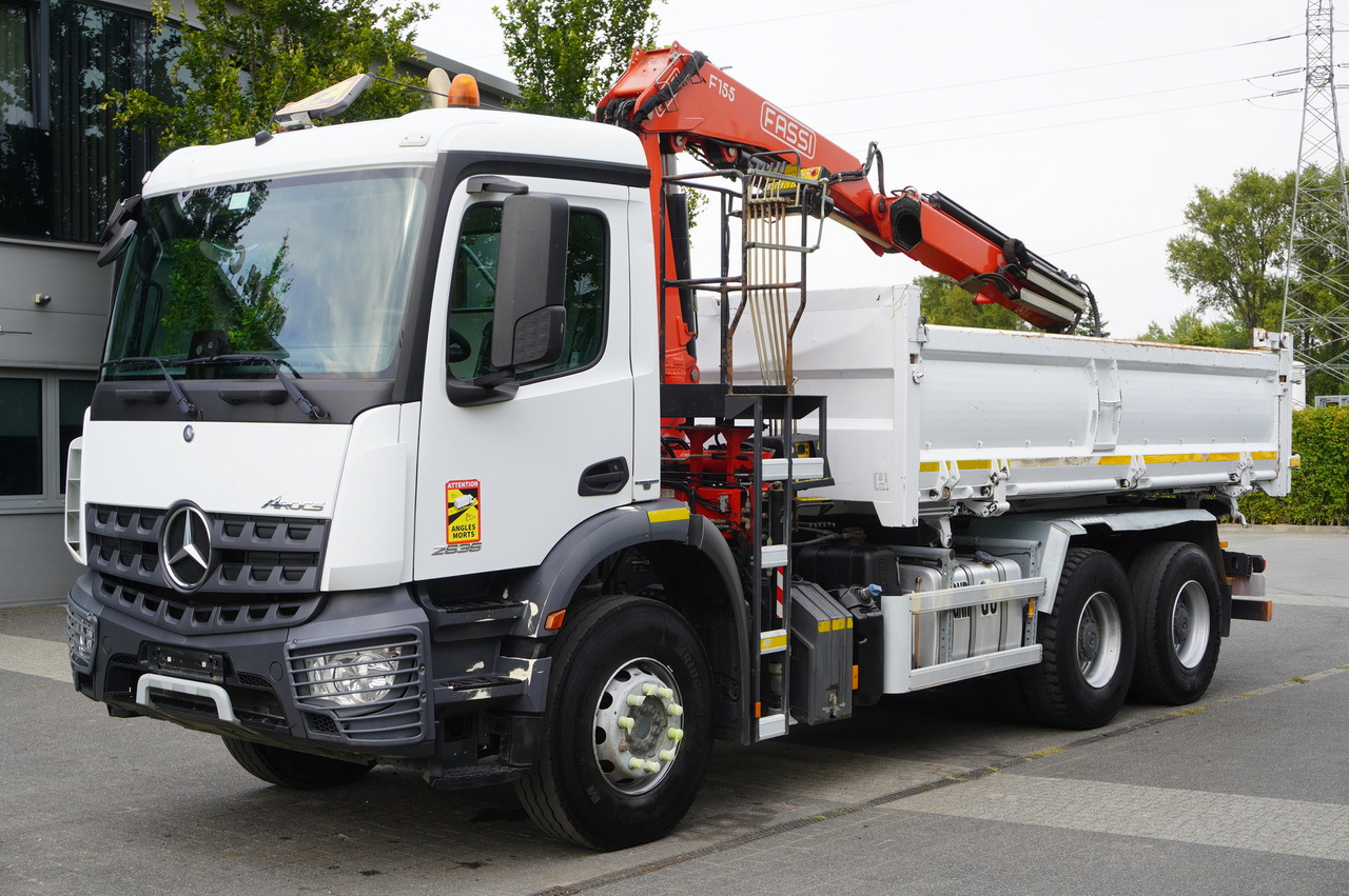 MERCEDES-BENZ Arocs 2636 / 6x4 / HDS Fassi / 3-Way Tipper / Bortmatic - Camião grua: foto 4 MERCEDES-BENZ Arocs 2636 / 6x4 / HDS Fassi / 3-Way Tipper / Bortmatic - Camião grua: foto 4