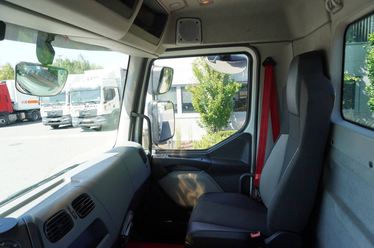 Camião grua RENAULT C280 DTI 8 / FASSI crane 5.6 T / range 8 m / Flatbed 15 EPAL: foto 19 Camião grua RENAULT C280 DTI 8 / FASSI crane 5.6 T / range 8 m / Flatbed 15 EPAL: foto 19