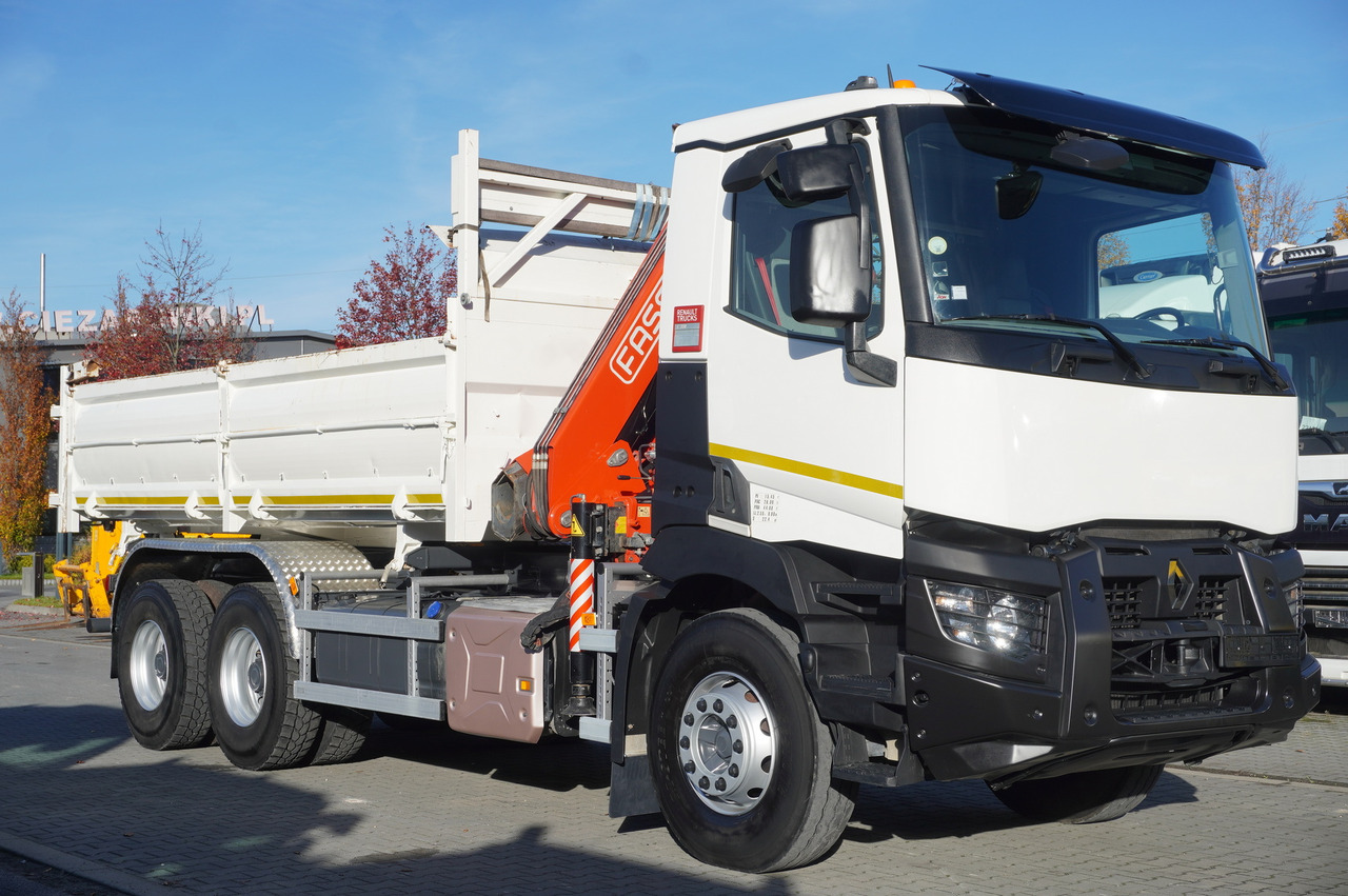 RENAULT C380 E6 6×4 / HDS Fassi F135 2700 MTH / Range 8 m / 5.6 t lifting capacity / 3-side tipper / Bortmatic - Camião basculante, Camião grua: foto 2 RENAULT C380 E6 6×4 / HDS Fassi F135 2700 MTH / Range 8 m / 5.6 t lifting capacity / 3-side tipper / Bortmatic - Camião basculante, Camião grua: foto 2