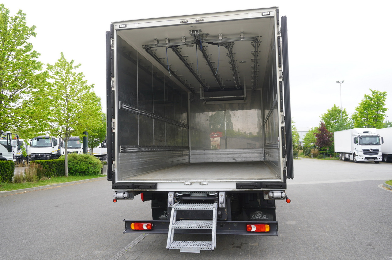 RENAULT D13 / 140 tho km !!! / Meat hook refrigerator / Thermoking T800R / 2 units - Camião frigorífico: foto 5 RENAULT D13 / 140 tho km !!! / Meat hook refrigerator / Thermoking T800R / 2 units - Camião frigorífico: foto 5