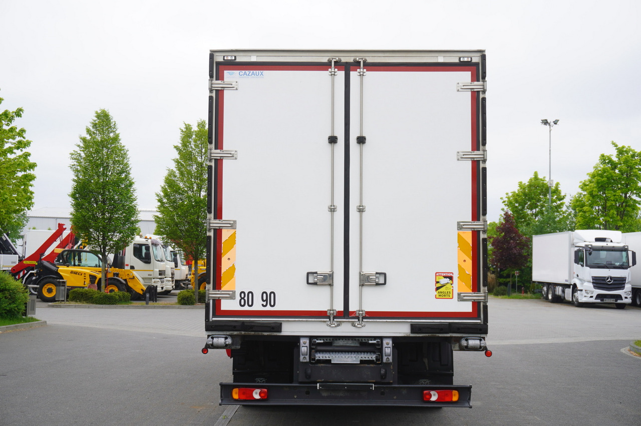 RENAULT D13 / 140 tho km !!! / Meat hook refrigerator / Thermoking T800R / 2 units - Camião frigorífico: foto 4 RENAULT D13 / 140 tho km !!! / Meat hook refrigerator / Thermoking T800R / 2 units - Camião frigorífico: foto 4