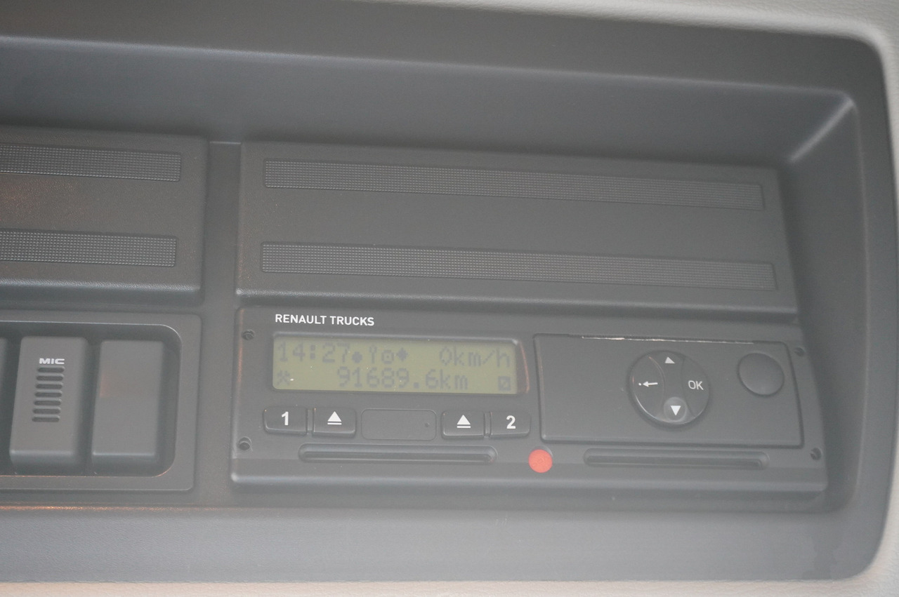 RENAULT D13 / 90 tho km !!! / Meat hook refrigerator / Thermoking T800R / 2 units - Camião frigorífico: foto 2 RENAULT D13 / 90 tho km !!! / Meat hook refrigerator / Thermoking T800R / 2 units - Camião frigorífico: foto 2