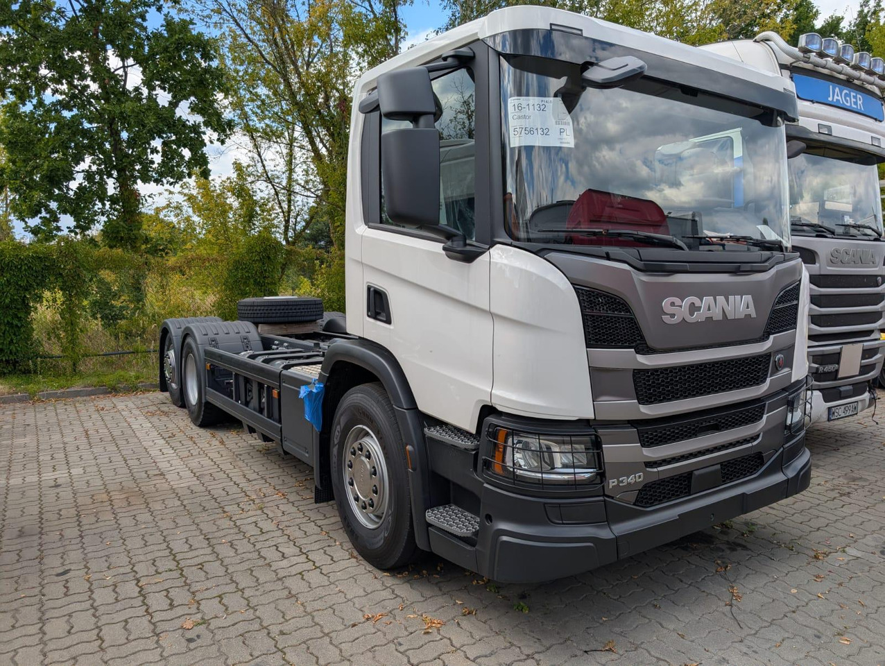 SCANIA P 340 B6x2*4NA / chassis frame / steering axle / CNG - Camião chassi: foto 2 SCANIA P 340 B6x2*4NA / chassis frame / steering axle / CNG - Camião chassi: foto 2