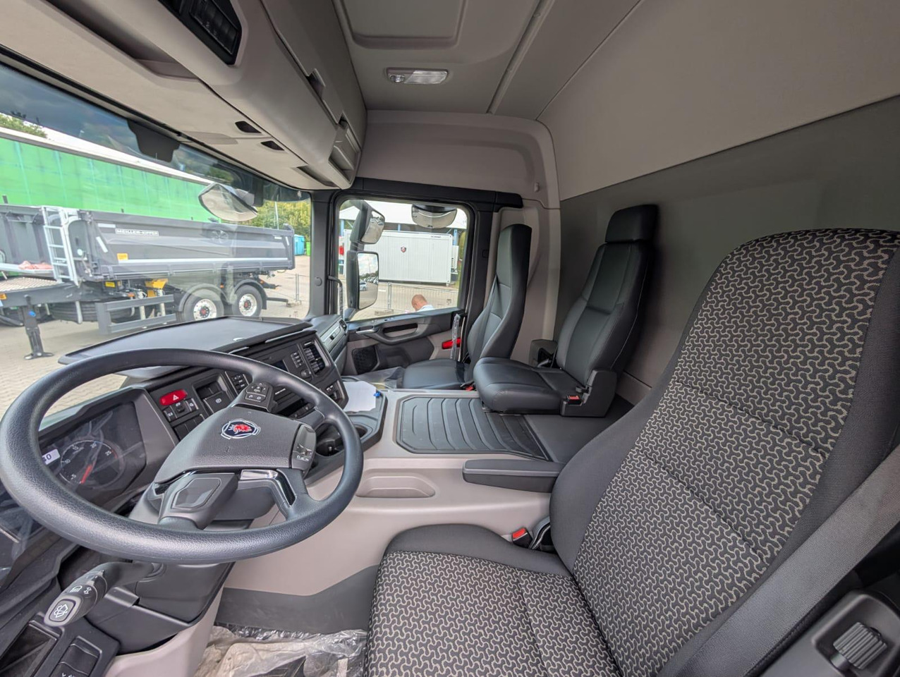 SCANIA P 340 B6x2*4NA / chassis frame / steering axle / CNG / large cab / 8 units - Caminhão de lixo: foto 5 SCANIA P 340 B6x2*4NA / chassis frame / steering axle / CNG / large cab / 8 units - Caminhão de lixo: foto 5