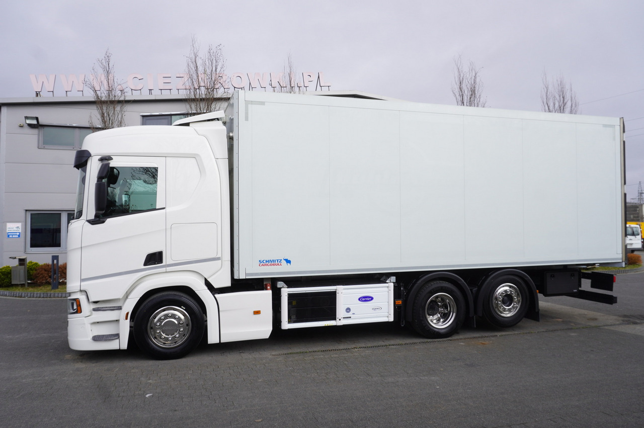 SCANIA R500 / Schmitz meat hook refrigerator / Carrier Supra 950U / 3rd steered axle - Camião frigorífico: foto 2 SCANIA R500 / Schmitz meat hook refrigerator / Carrier Supra 950U / 3rd steered axle - Camião frigorífico: foto 2