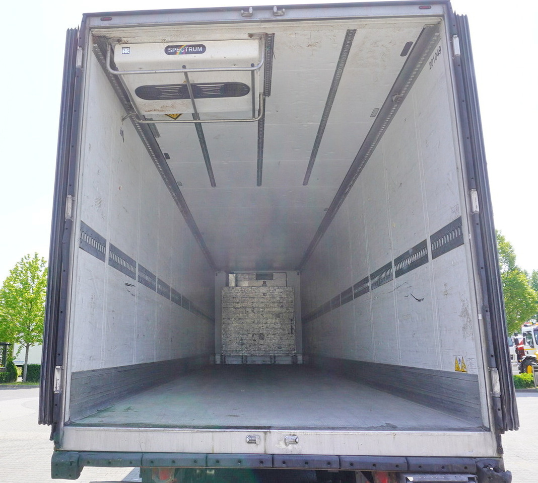 SCHMITZ refrigerated semi-trailer / Thermoking SLX E Spectrum 250 / Multitemperature - Semi-reboque frigorífico: foto 3 SCHMITZ refrigerated semi-trailer / Thermoking SLX E Spectrum 250 / Multitemperature - Semi-reboque frigorífico: foto 3