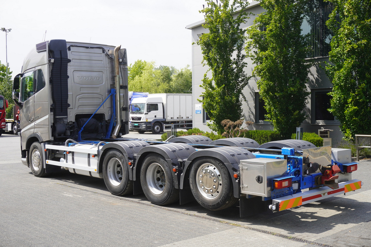 VOLVO FH16 750 8x4x4 / 750 HP! / Frame 685 cm / Steered 4th axle - Camião chassi: foto 4 VOLVO FH16 750 8x4x4 / 750 HP! / Frame 685 cm / Steered 4th axle - Camião chassi: foto 4
