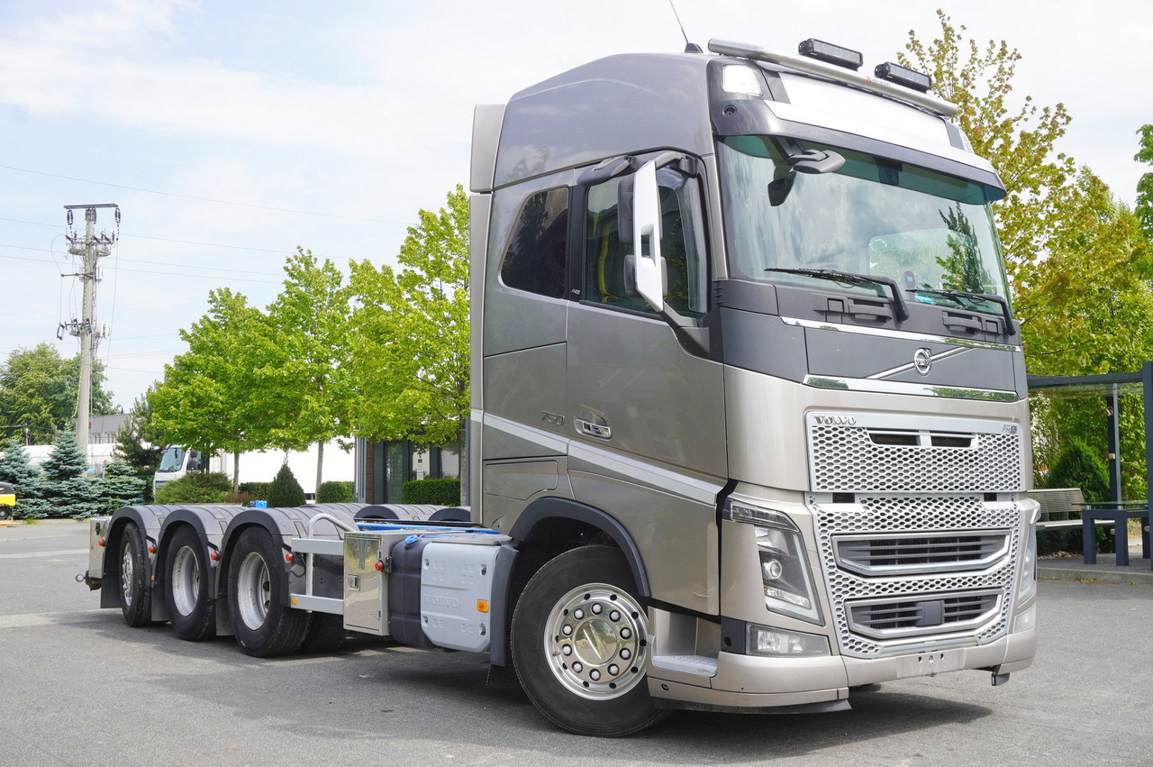 Leasing de VOLVO FH16 750 8x4x4 / 750 HP! / Frame 685 cm / Steered 4th axle VOLVO FH16 750 8x4x4 / 750 HP! / Frame 685 cm / Steered 4th axle: foto 8