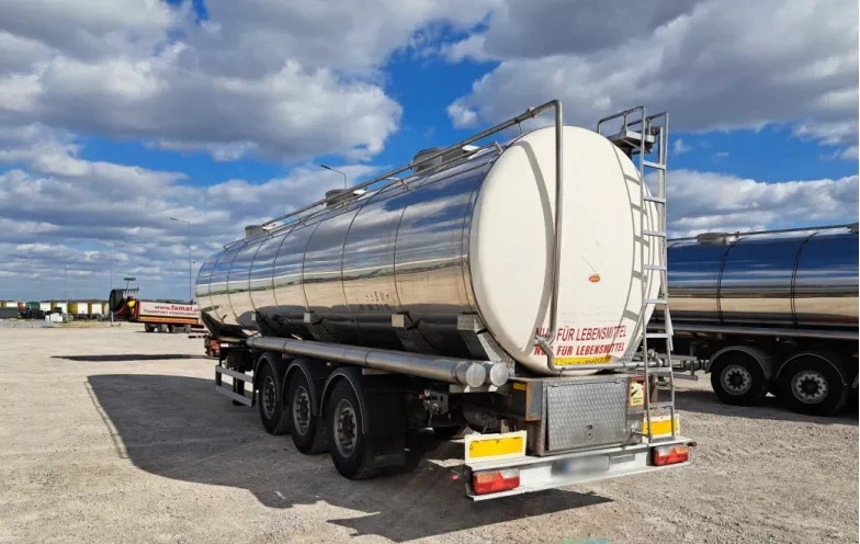 WIELTON NS3D 36 t food cistern / 3 chambers - Semirreboque tanque: foto 4 WIELTON NS3D 36 t food cistern / 3 chambers - Semirreboque tanque: foto 4
