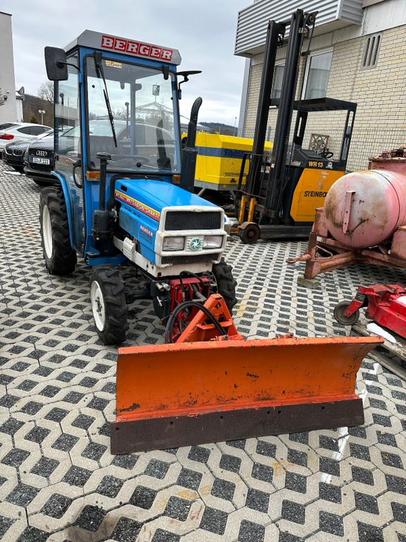 Mitsubishi MT 180 DL Winterdienst und mäherwerk - Trator municipal: foto 1 Mitsubishi MT 180 DL Winterdienst und mäherwerk - Trator municipal: foto 1